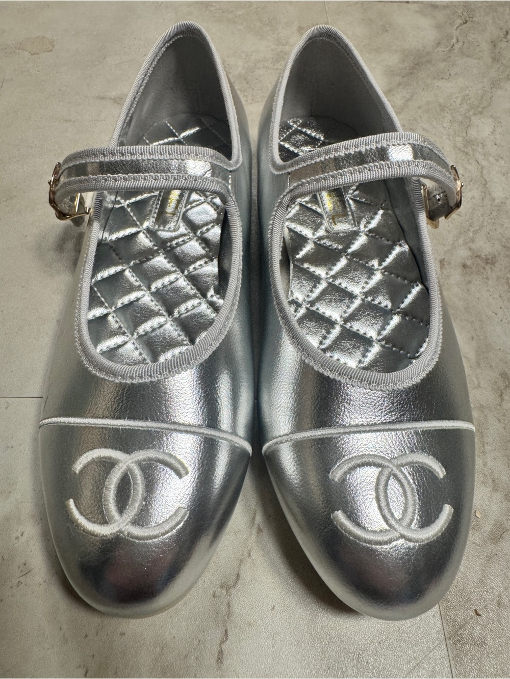 CHANEL Metallic/Silver Ballet Flats - Picture 3 of 4